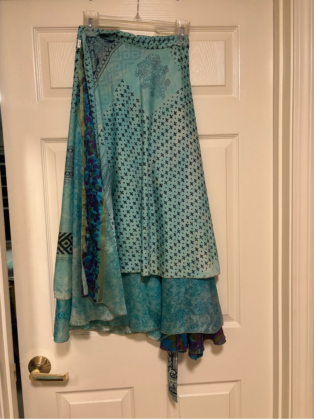 100% silk, made in India tie dyed wrap around skirt. Reversible, size os!